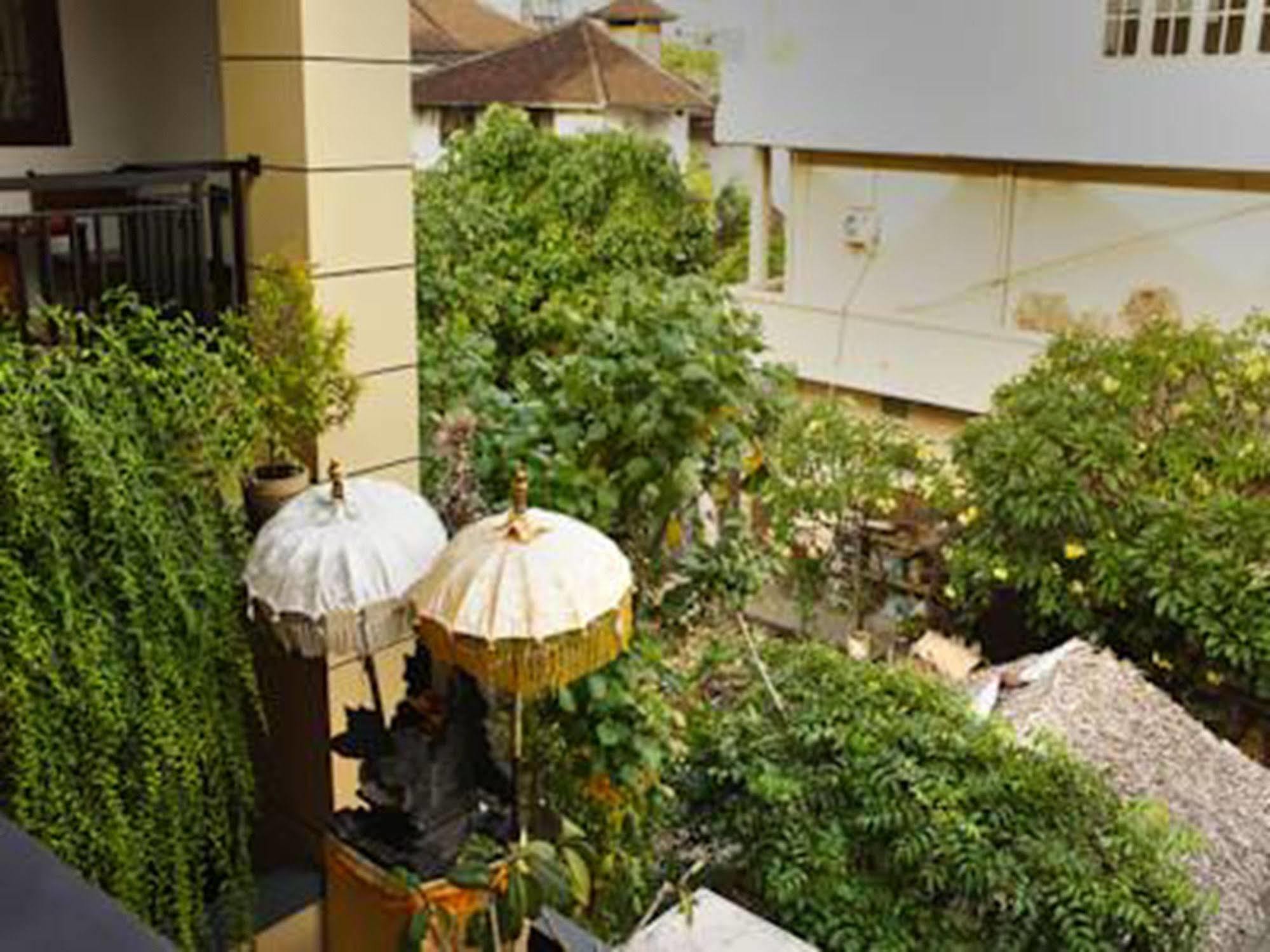 Graha Chania Legian Kuta Lombok Esterno foto