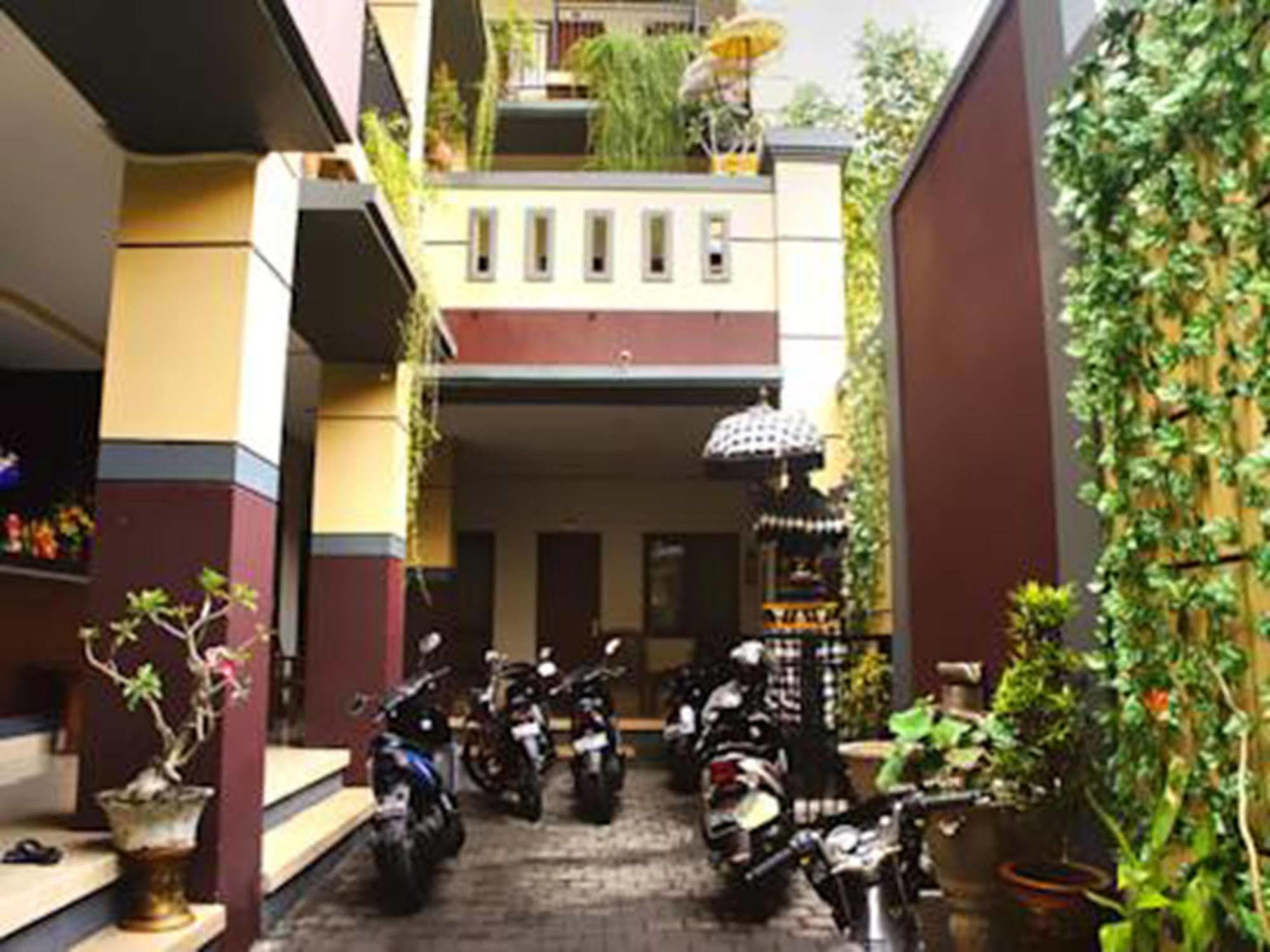 Graha Chania Legian Kuta Lombok Esterno foto